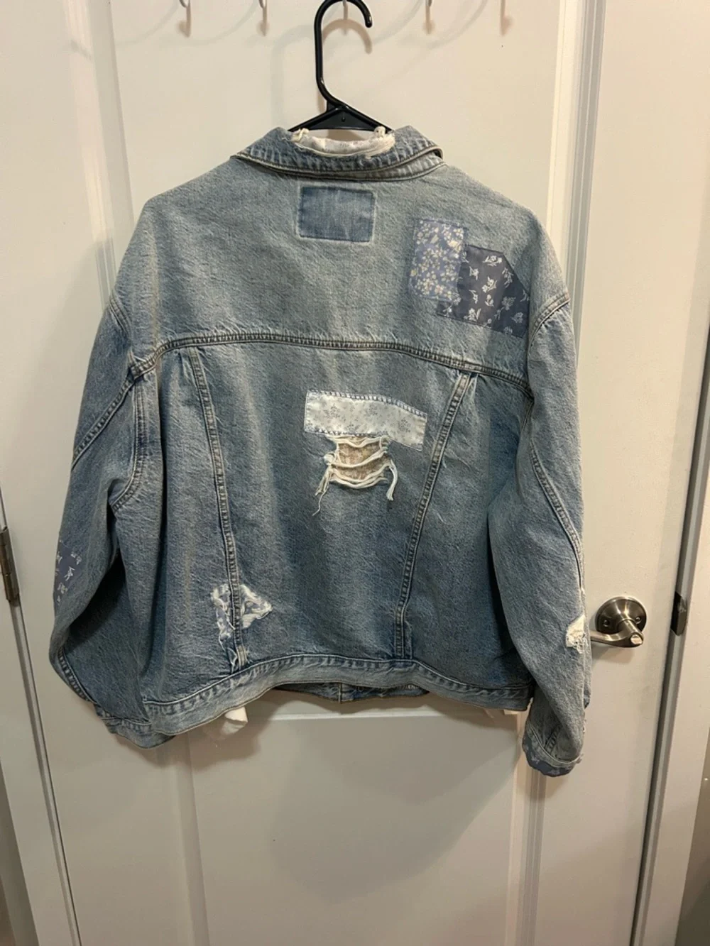 American Eagle Patchwork Denim Jacket XL Distressed Cropped Boho Festival Jean - Picture 6 of 12